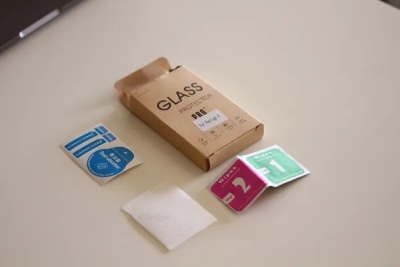 Screen protector unboxing
