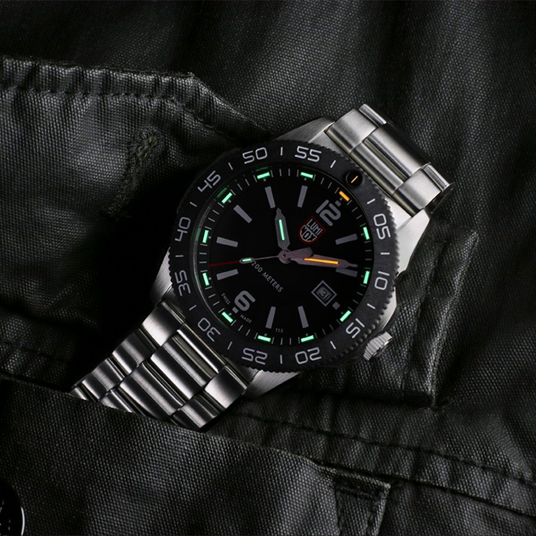 Luminox Pacific Diver 3122 - watchesonline.com