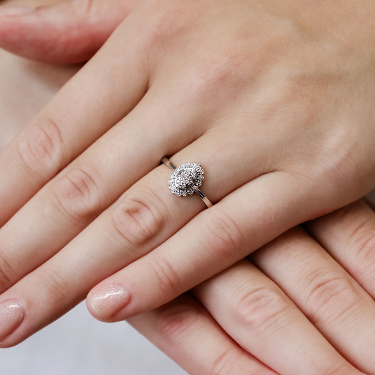 Flower halo diamond ring hot sale