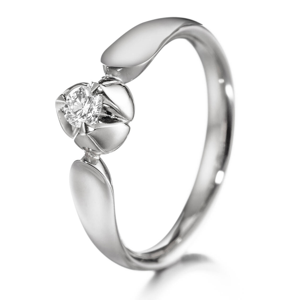 Lumoava Sweet Heart diamond ring white gold 826590000