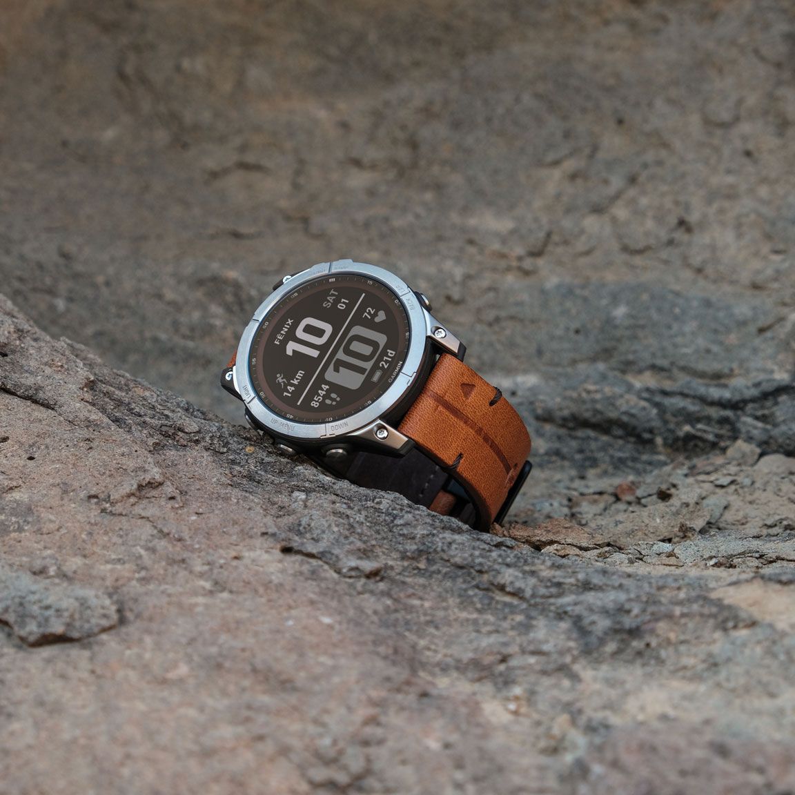 Garmin Fenix 7 Sapphire Solar Titanium with Chestnut Leather Band