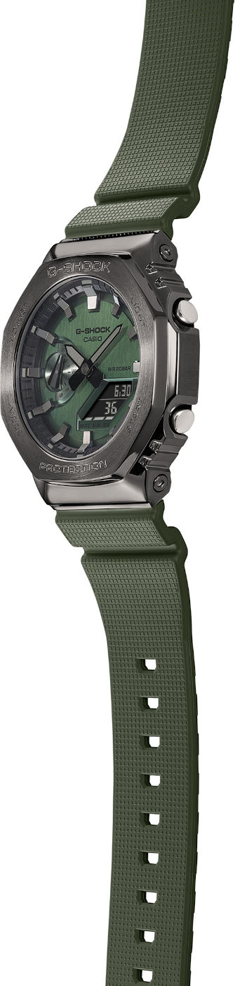 Casio G-Shock Metal Covered GM-2100B-3AER - watchesonline.com