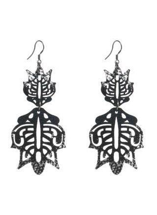 Hopeapuro Made by Anette Ahokas Miracle of the east silver earrings