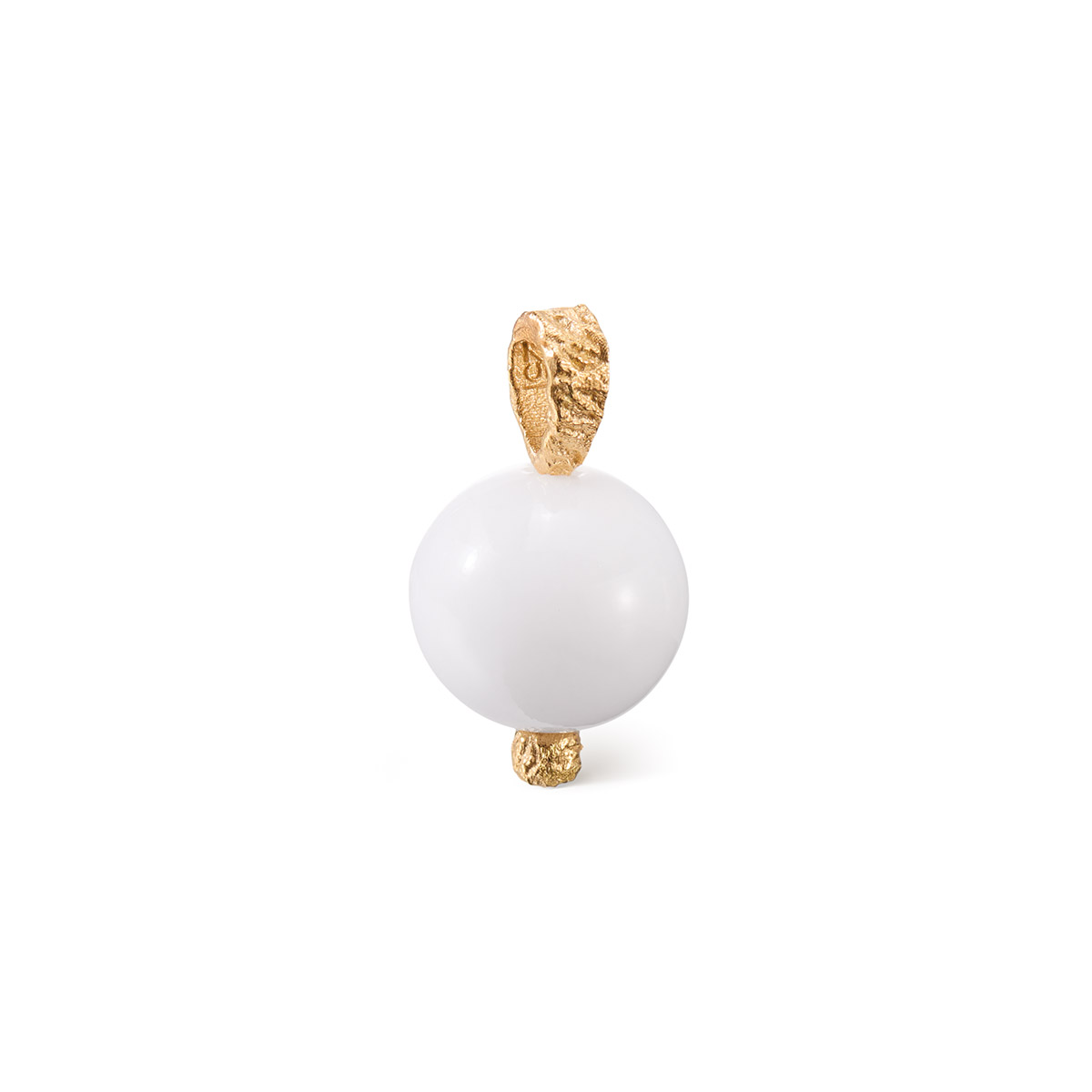 Kalevala Itu pearl charm goldplated silver 281001402J