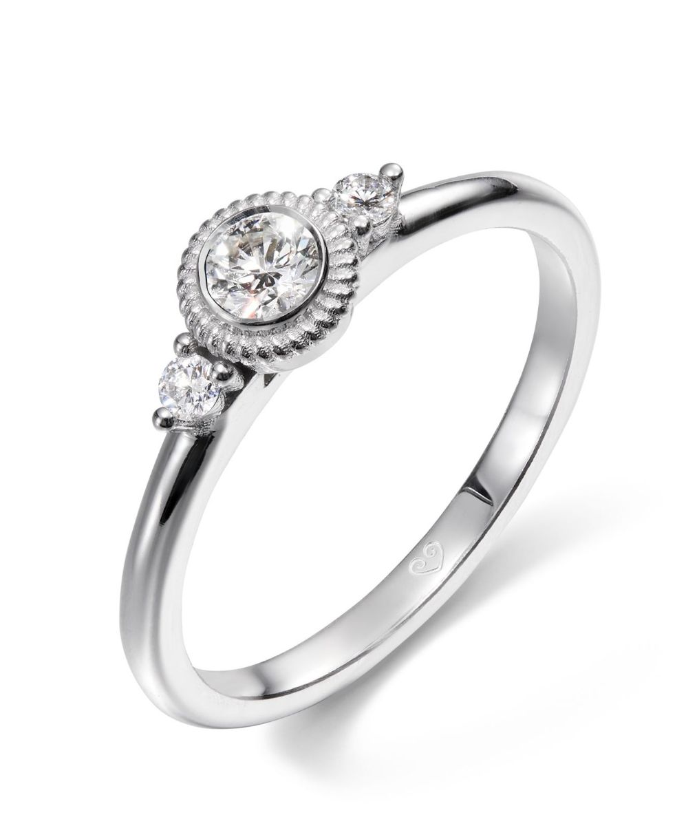 Kalevala Beloved three-stone 0.23 ct lab-grown diamond ring white gold 541000003L