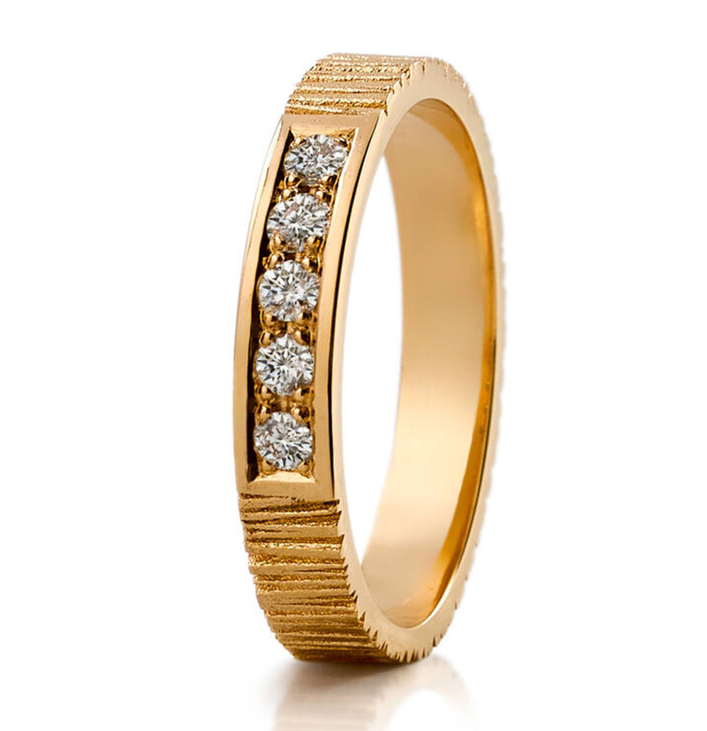 Lumoava Stripe diamond ring yellow gold L72217390000