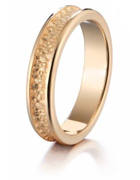 Lumoava Kätkö narrow yellow gold ring L72242300000