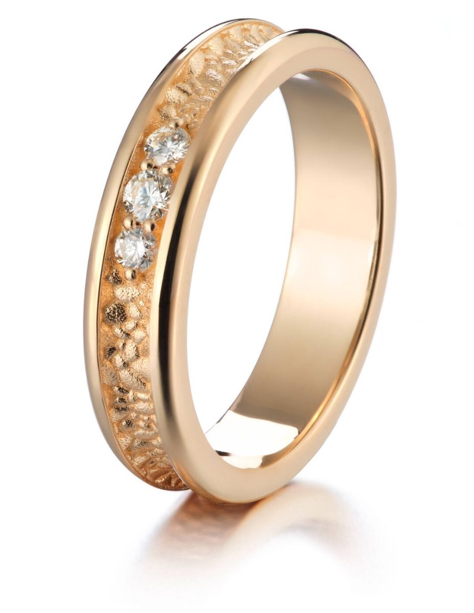 Lumoava Kätkö yellow gold diamond ring L72242330000