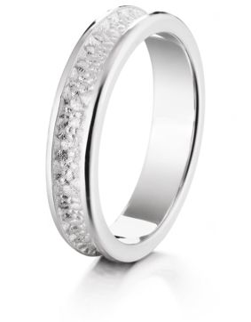 Lumoava Kätkö narrow white gold ring L82242300000