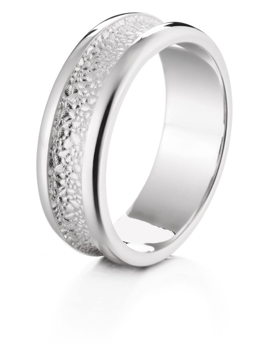 Lumoava Kätkö wide white gold ring L82242310000