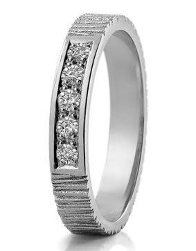 Lumoava Stripe Diamond Ring L82217330000