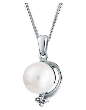 Pirami Timanttirivi 8mm pearl earring with a hook 01040111