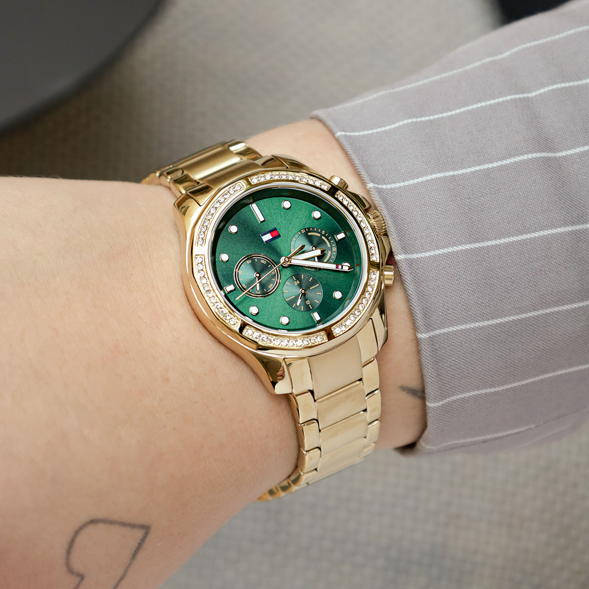 Tommy hilfiger 2025 gold