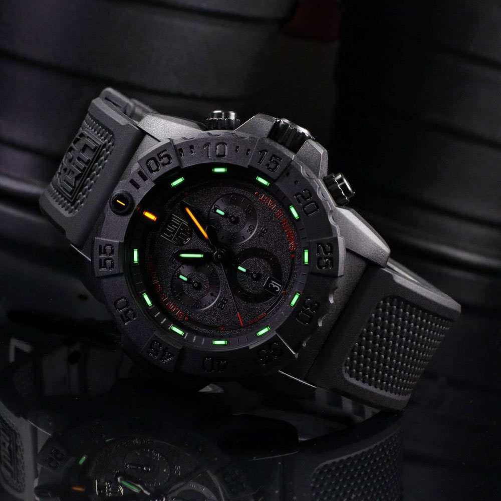 Luminox Navy SEAL Chronograph 3581.SIS - watchesonline.com