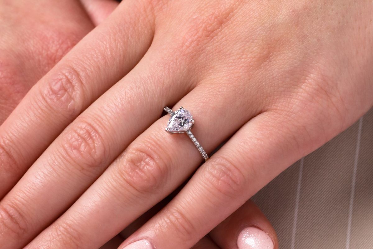 Diamond ring with high clarity